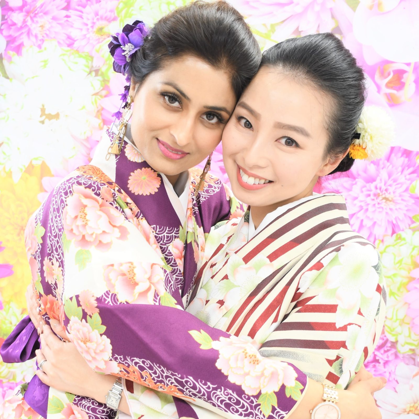 インド 日本の美人さんお2人 着物姿がめっちゃ素敵すぎでしたぁ 素敵な写真もたくさん撮れましたぁ 浅草着物レンタル 格安 1 0 は大吉だけ